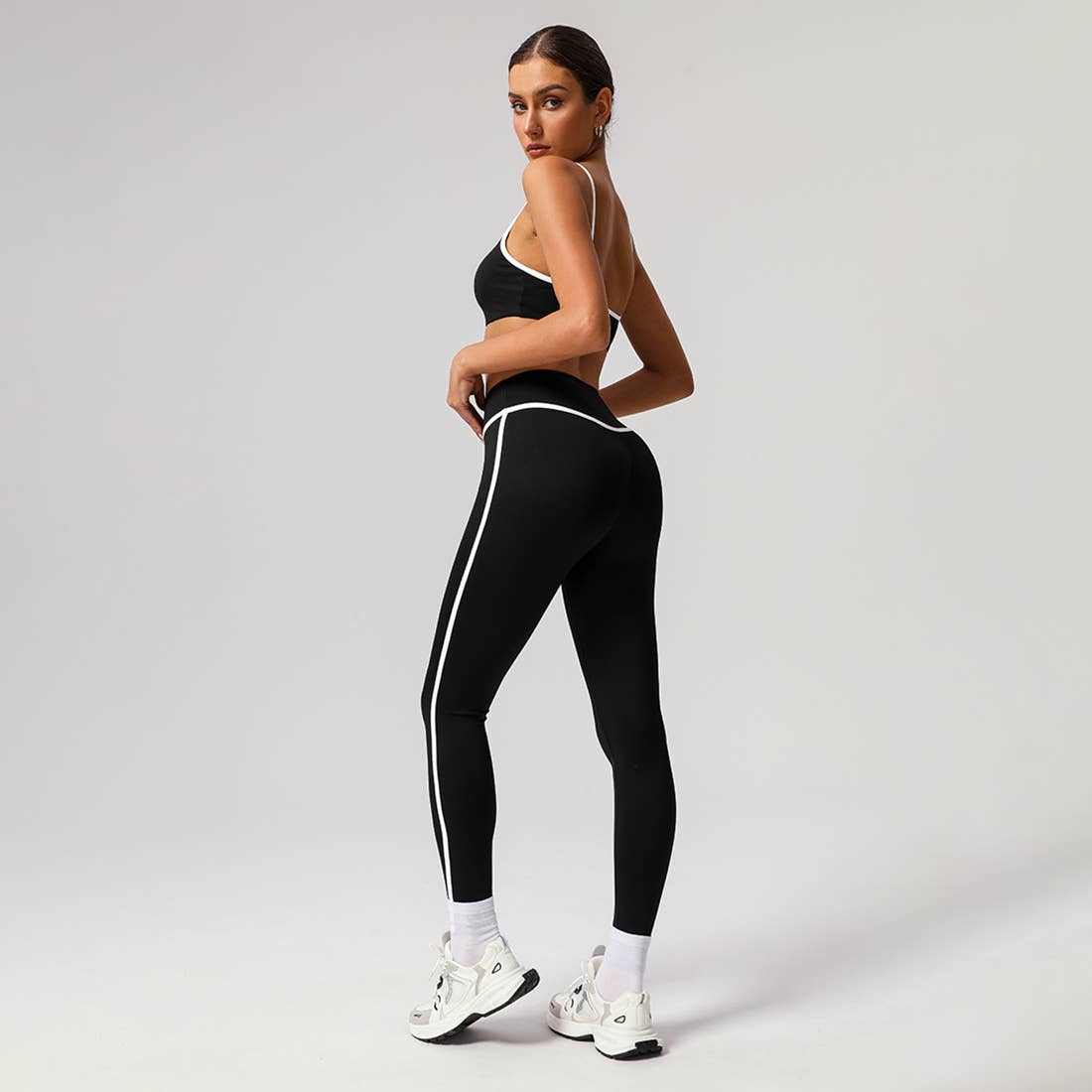 Women Contrast Color Sport Bra with Yoga Leggings 2pcs Set: Black