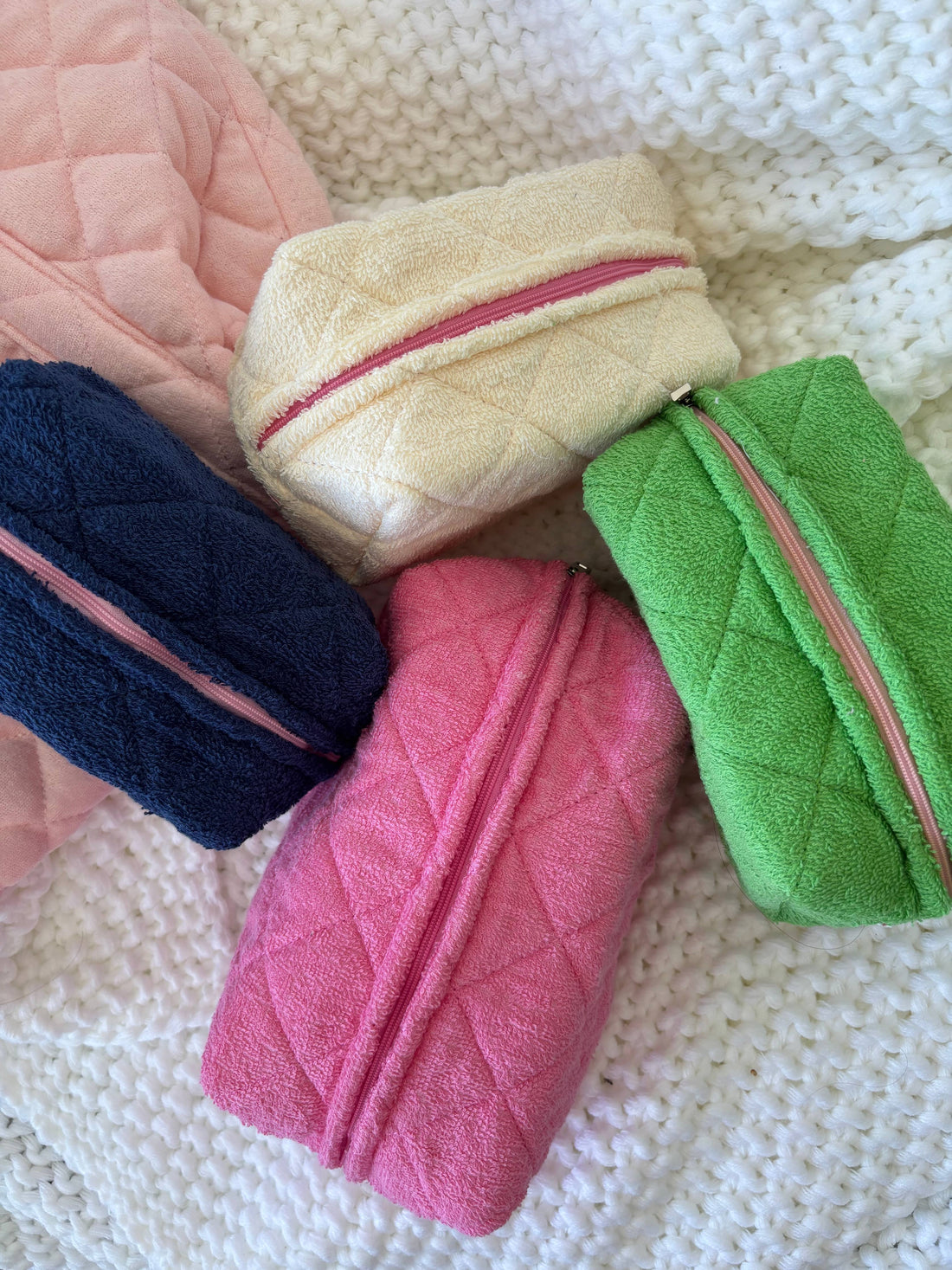 QUILTED MAKE UP BAG TOILETRY BAG (TERRY REG NEW): LIME
