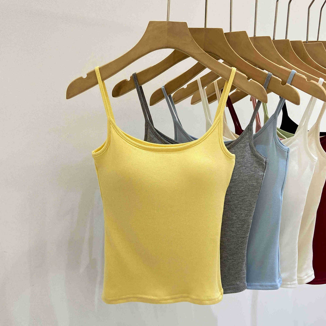 Women’s Padded Sleeveless Crop Tank Top: Black / Missy / S