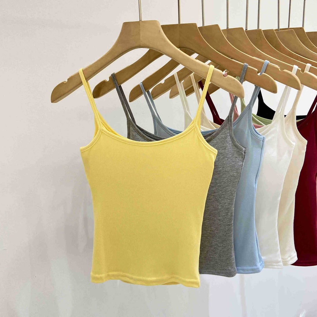 Women’s Padded Sleeveless Crop Tank Top: Gray / Missy / S